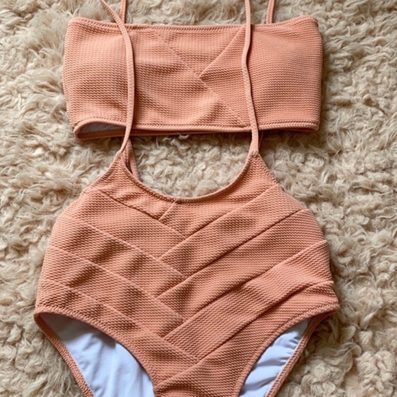 Cupshe 2 Piece bathing suit - Picture 1 of 4